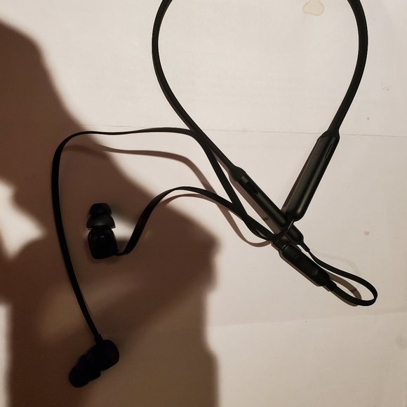 Beats 8hr Bluetooth headphones